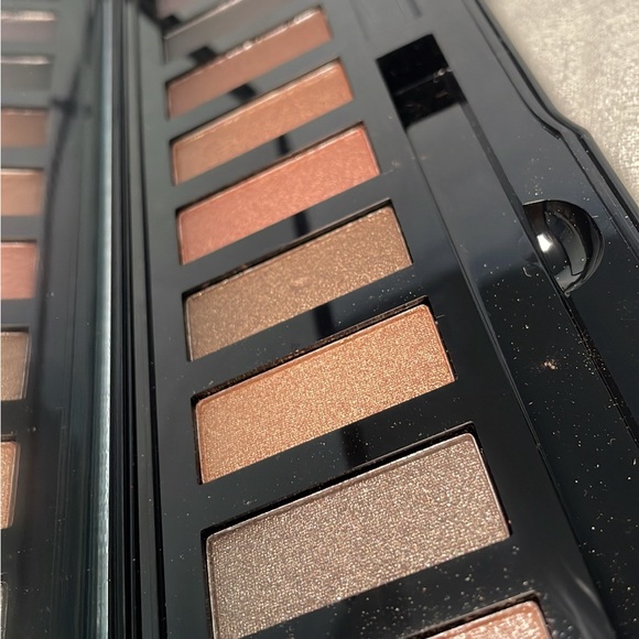 NWOB - ME makeover essentials, 10 eyeshadow palette - Picture 8 of 8